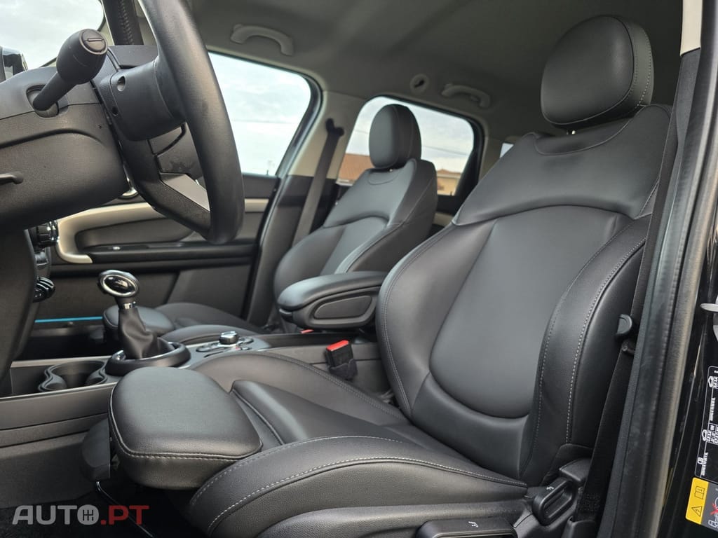 MINI Countryman Cooper SE Premium Essential Auto