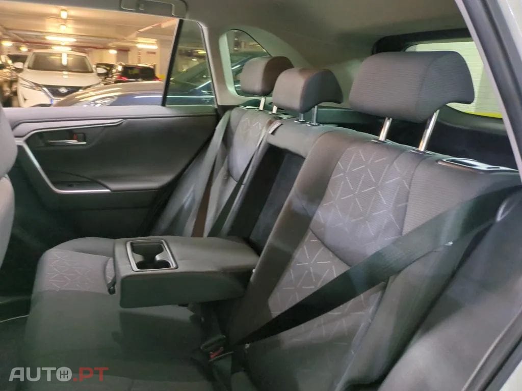 Toyota RAV4 2.5 HDF Comfort