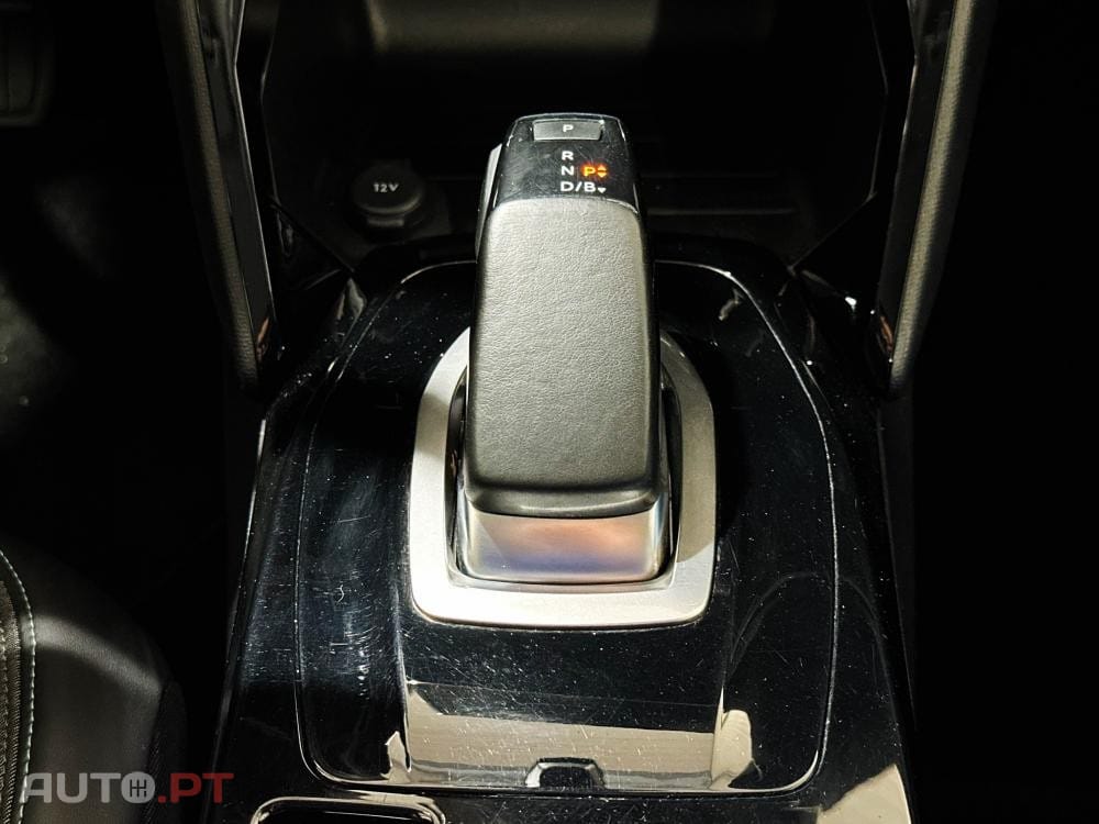 Peugeot E-2008 50 kWh Allure Pack