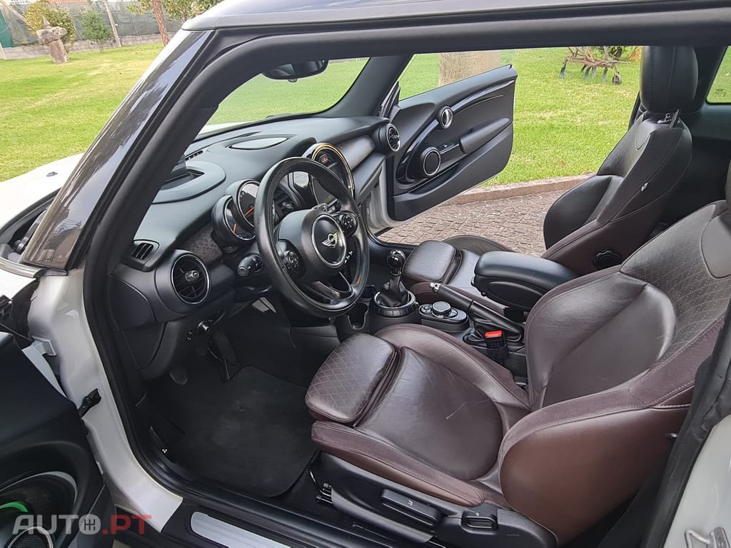 MINI Cooper Cooper D