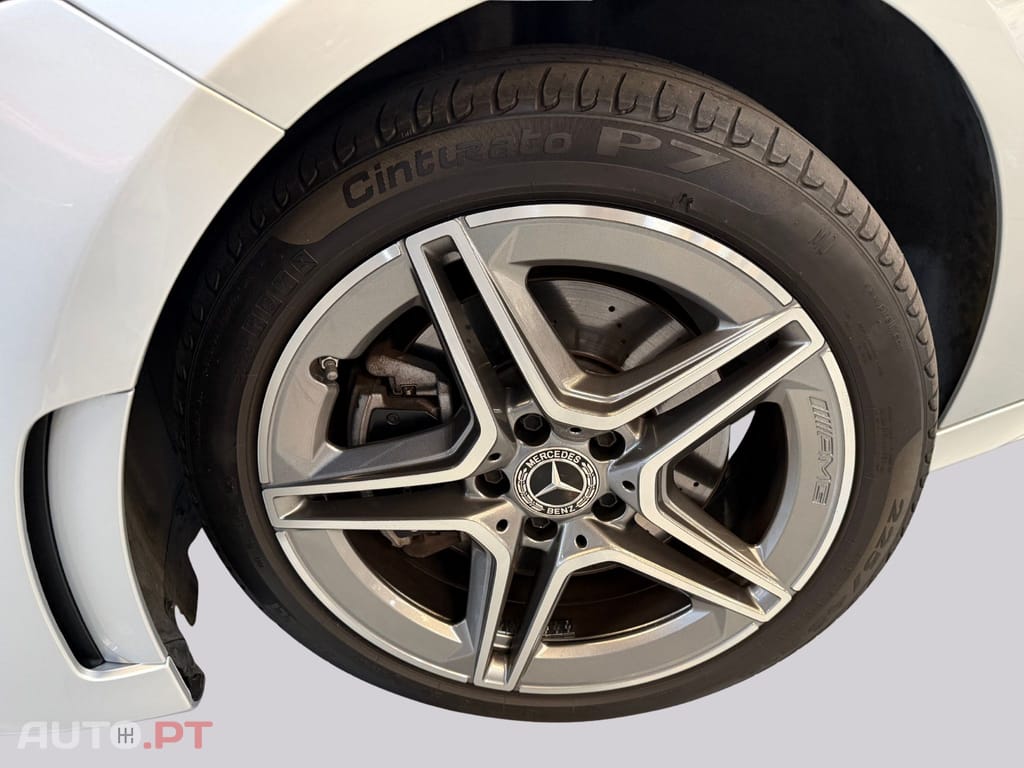 Mercedes-Benz A 250 AMG Premium I.V.A DEDUTIVEL