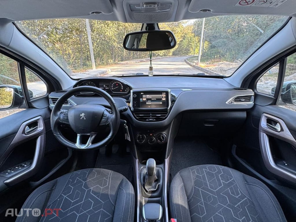 Peugeot 2008 1.2 PureTech Allure