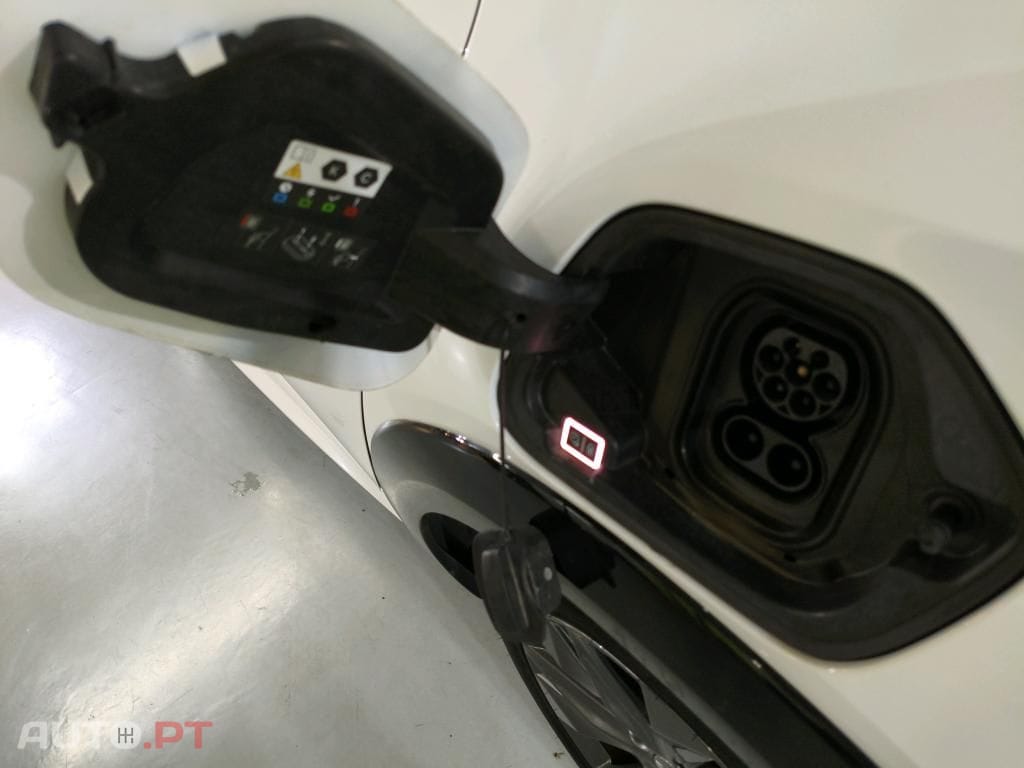 Peugeot E-208 50 kWh Active Pack