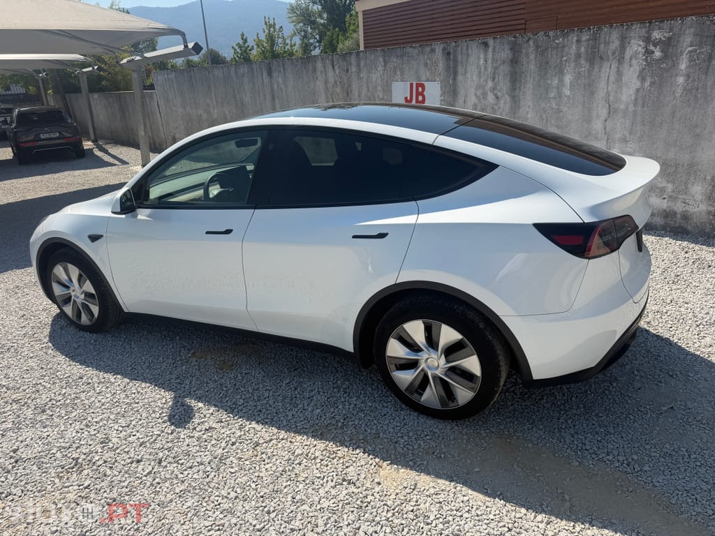 Tesla Model Y Long Range Dual Motor AWD