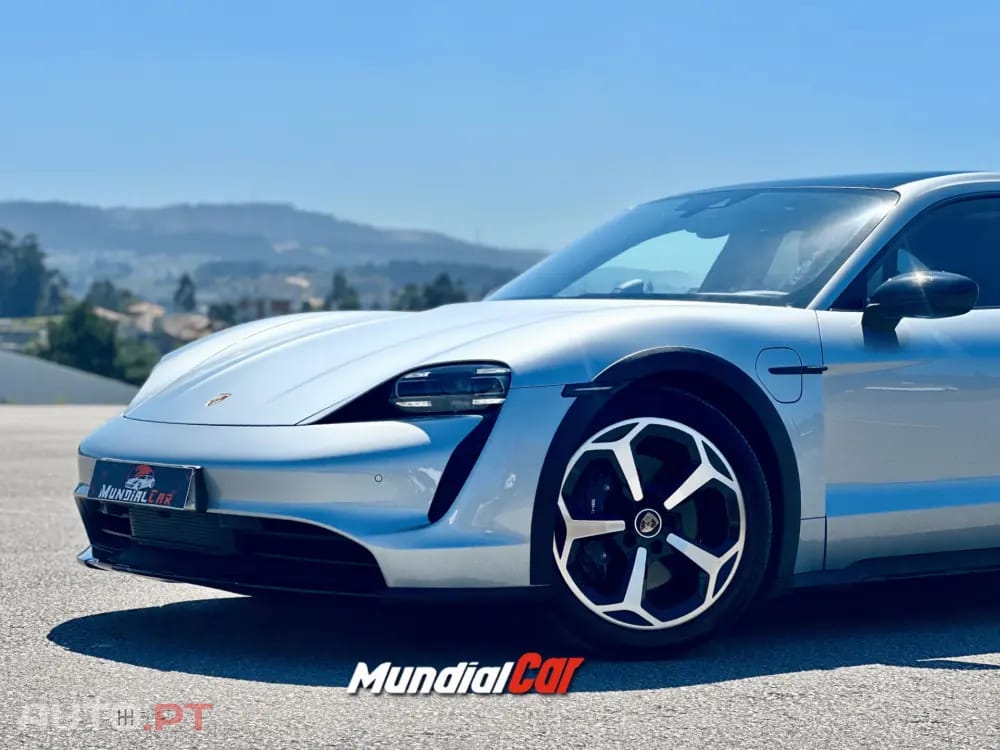 Porsche Taycan 4