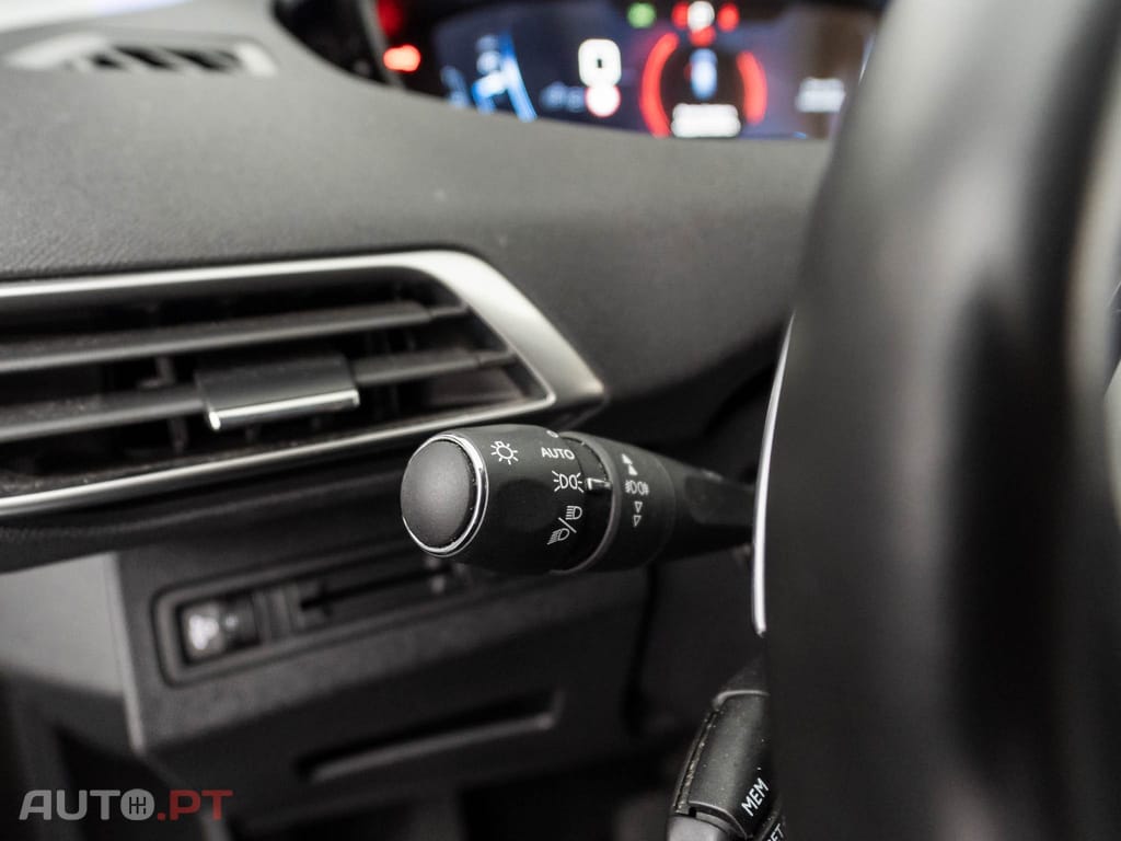 Peugeot 3008 1.5 BlueHDi Allure EAT8