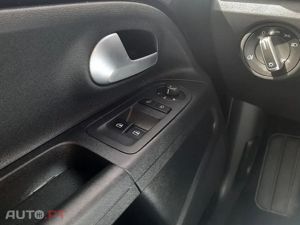Volkswagen e-Up Entry