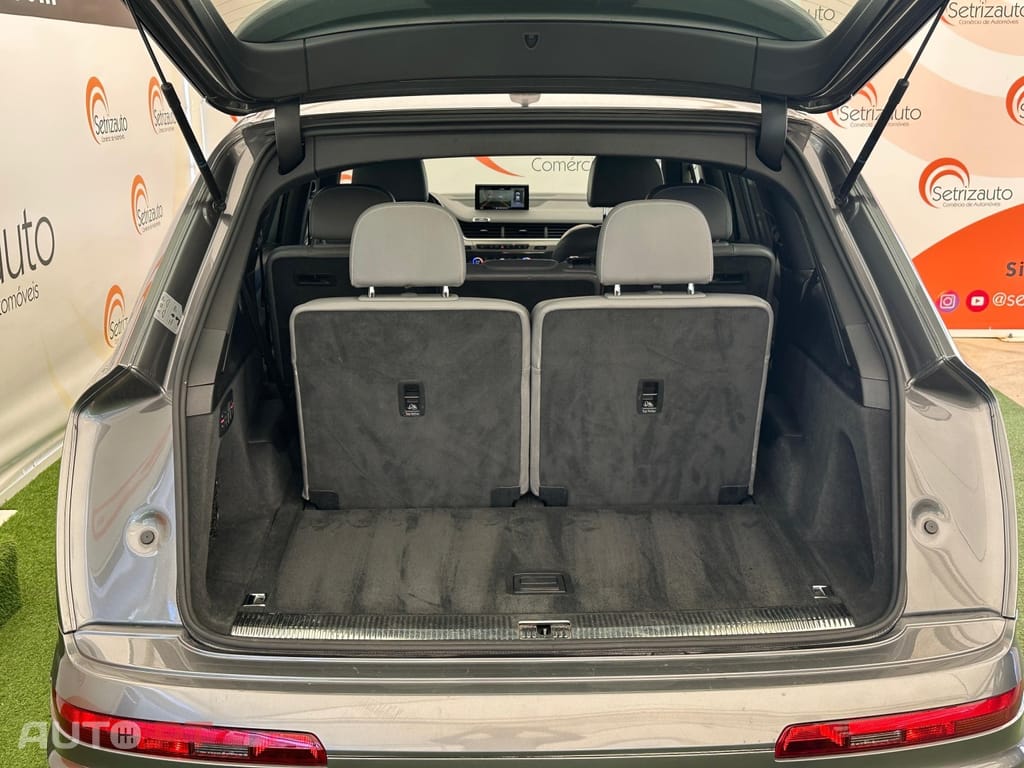Audi Q7 3.0 TDi quattro S-line Tiptronic 7L