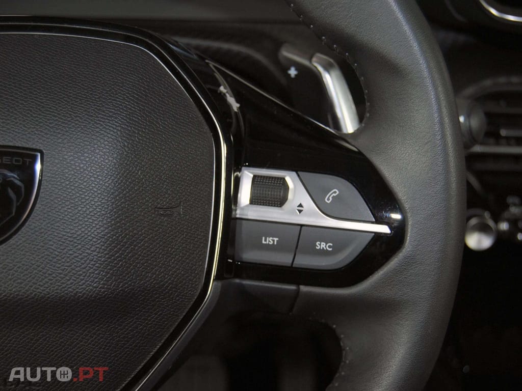 Peugeot 208 1.2 Hybrid Allure e-DCS6