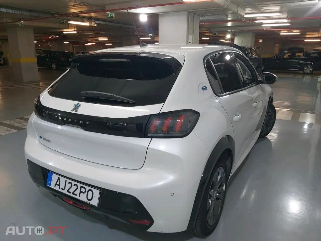 Peugeot E-208 50 kWh Allure
