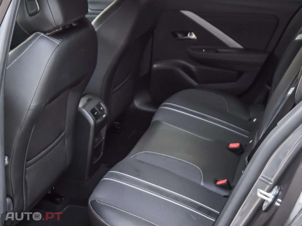 Opel Astra Sports Tourer 1.2 T Hybrid GS eDCT