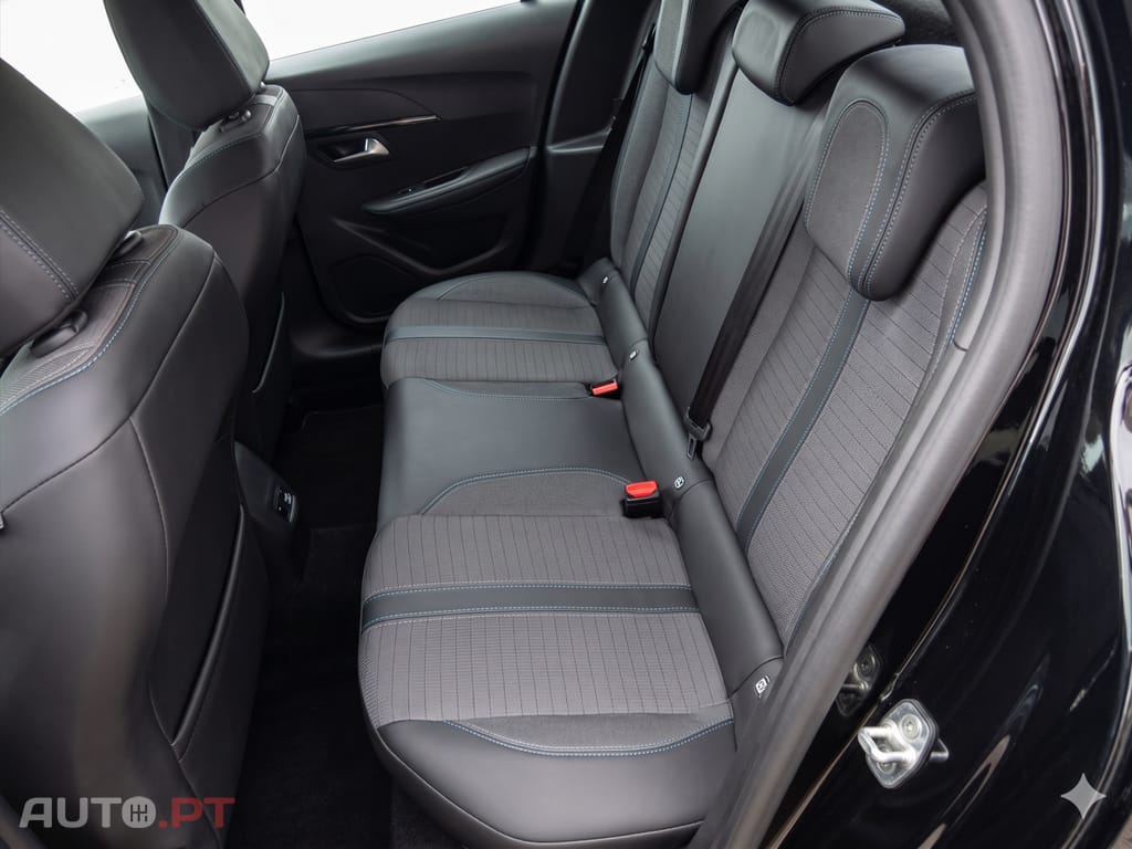 Peugeot 208 Puretech Allure