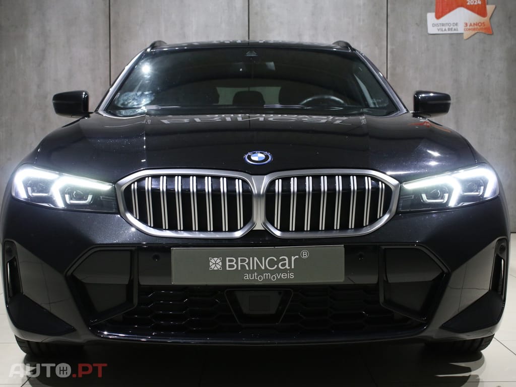 BMW 330 e Touring Pack Desportivo M Auto