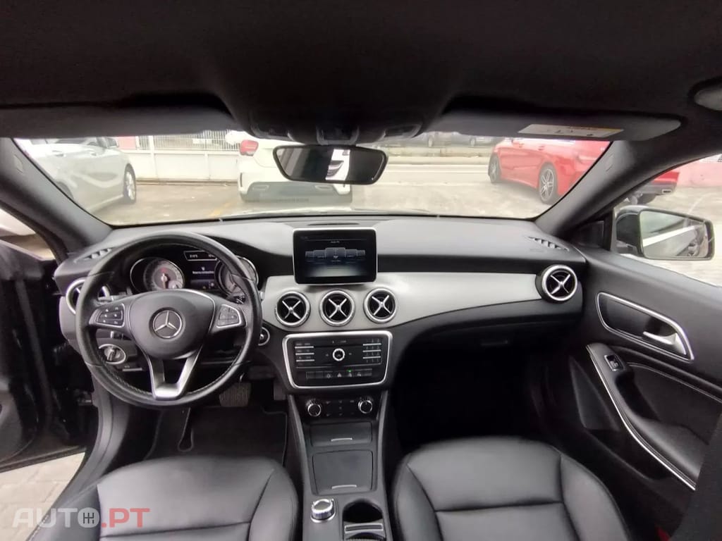 Mercedes-Benz CLA 200 D Urban Aut