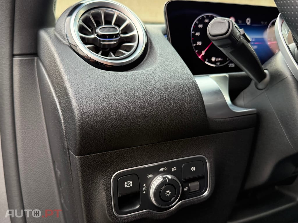 Mercedes-Benz GLB 180 d AMG Line