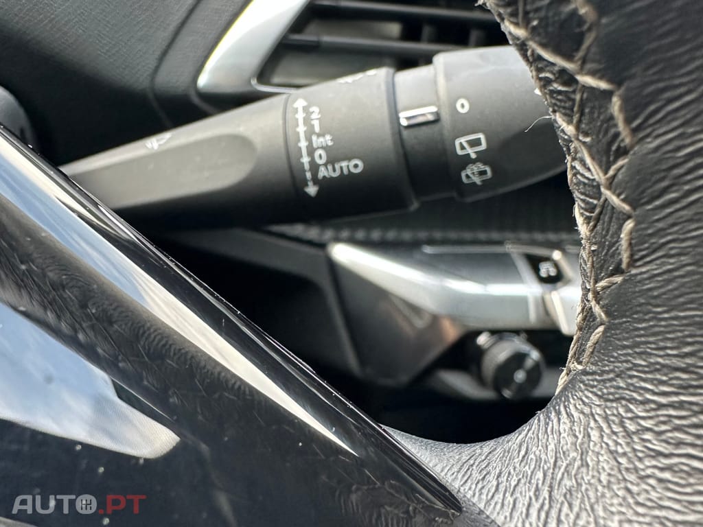 Peugeot 3008 1.2 PureTech 130 Stop & Start Allure Business-Pack