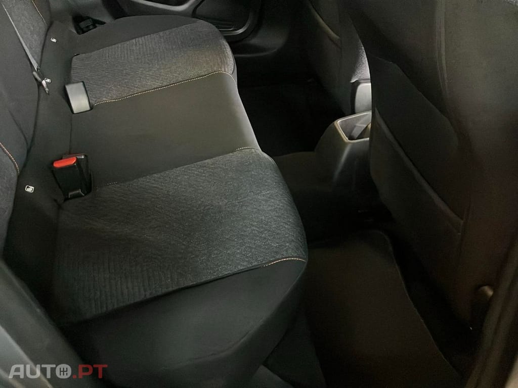 Peugeot 208 1.2 Hybrid Style e-DCS6