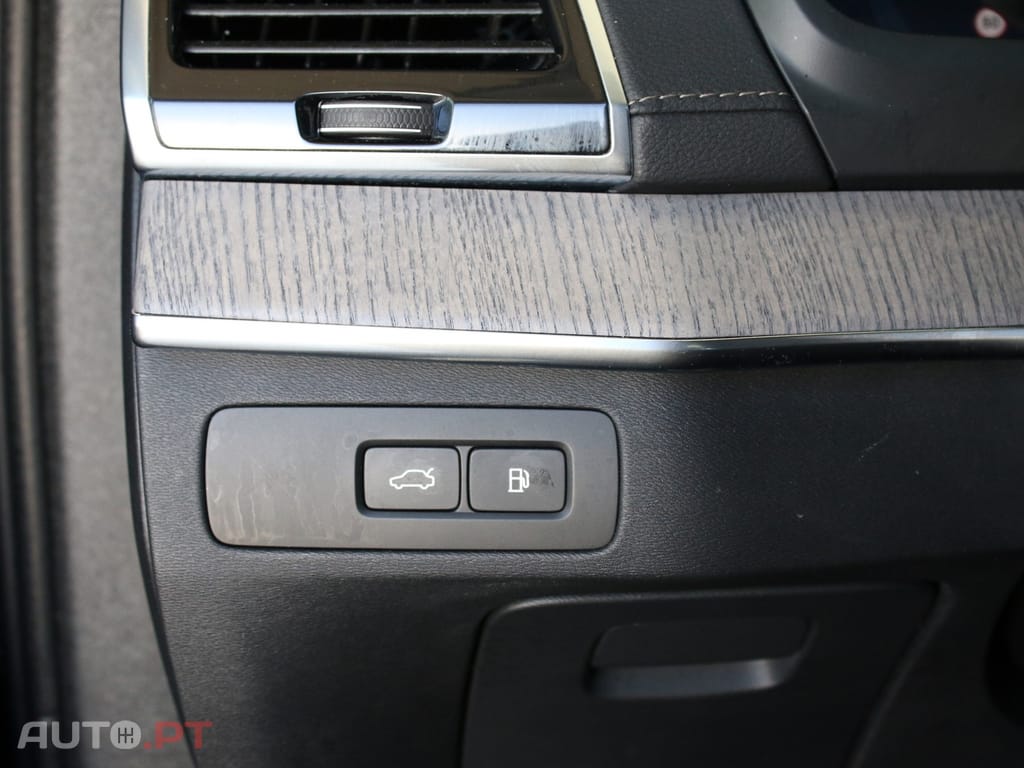 Volvo XC90 2.0 T8 PHEV Core AWD