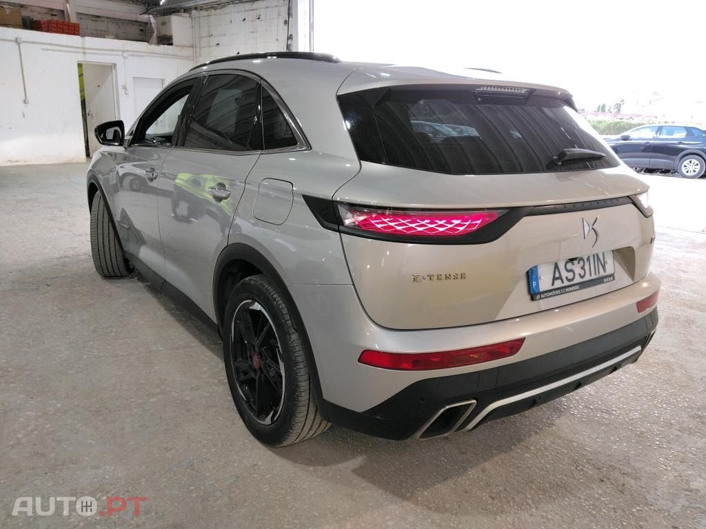 DS DS7 Crossback E-Tense Performance Line EAT8