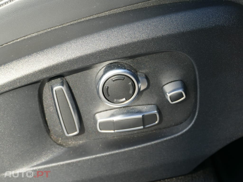 Jaguar F-Pace 2.0 P400e AWD
