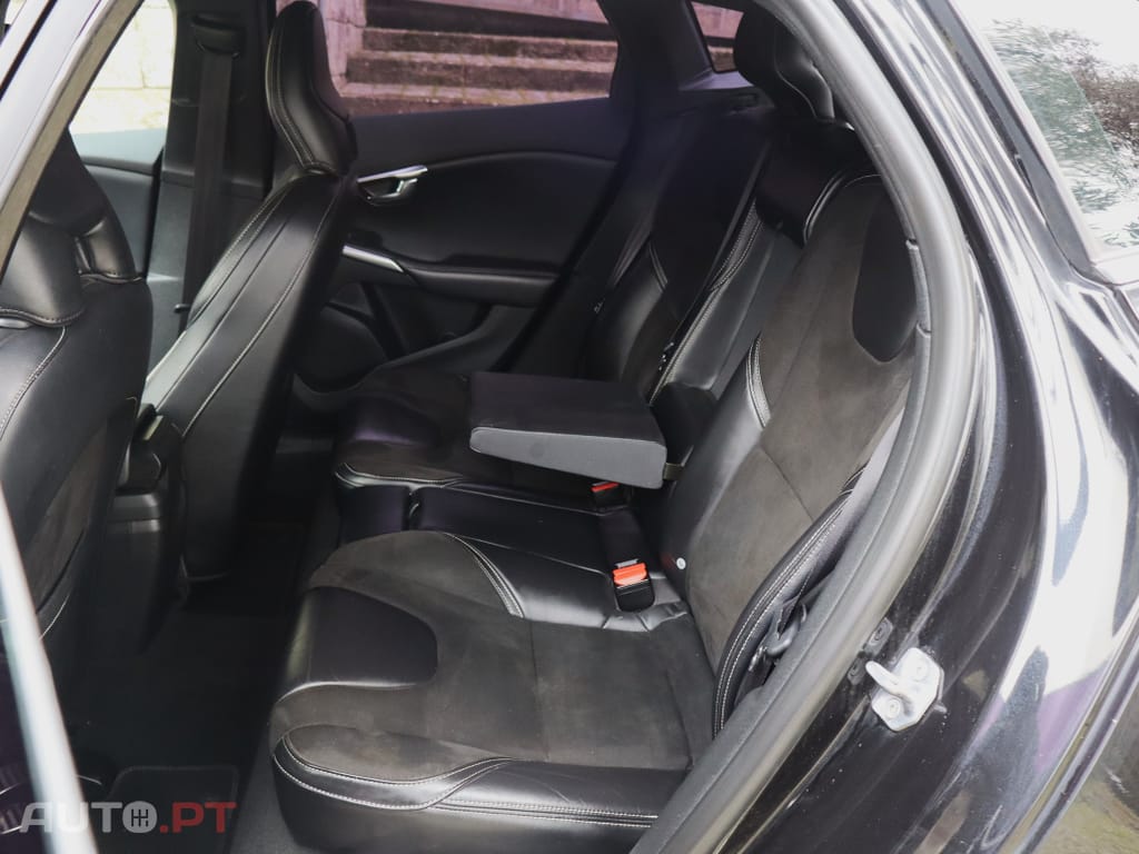 Volvo V40 2.0 D2 R-Design