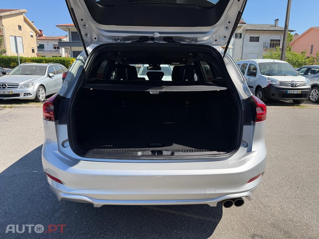 Ford Focus SW 1.0 EcoBoost MHEV ST-Line