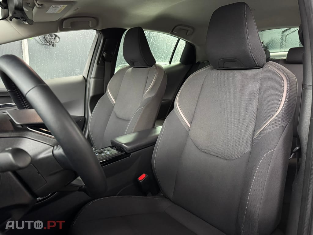 Toyota Prius 2.0 Plug-in Luxury