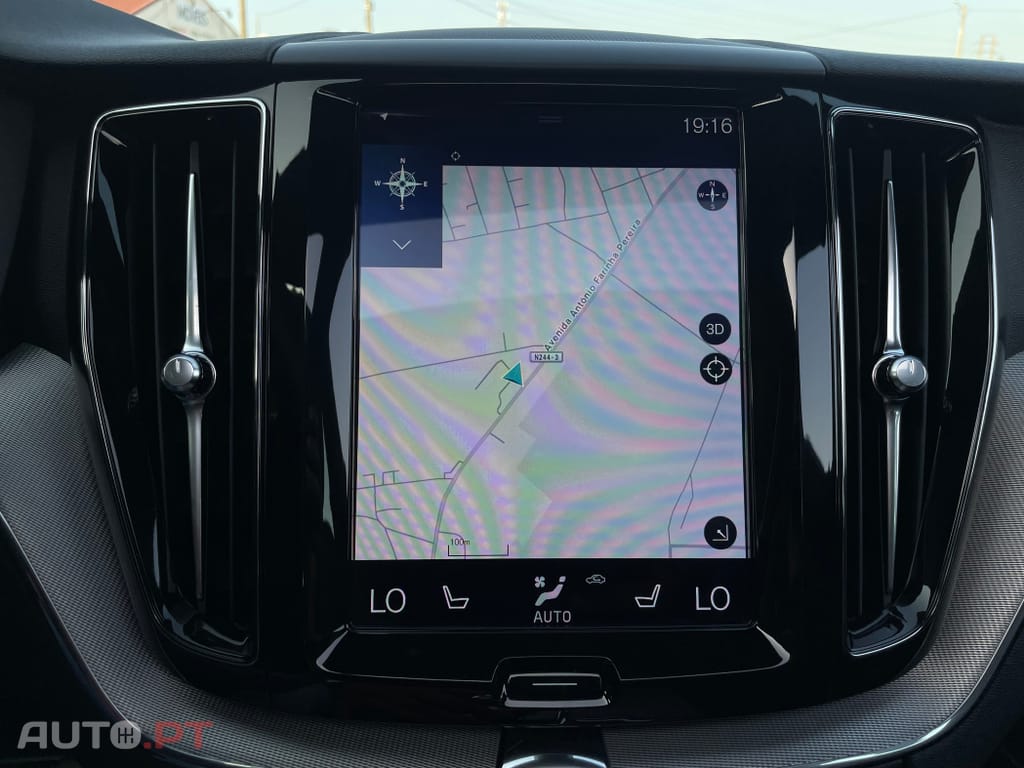 Volvo XC60 2.0 T8 PHEV R-Design AWD