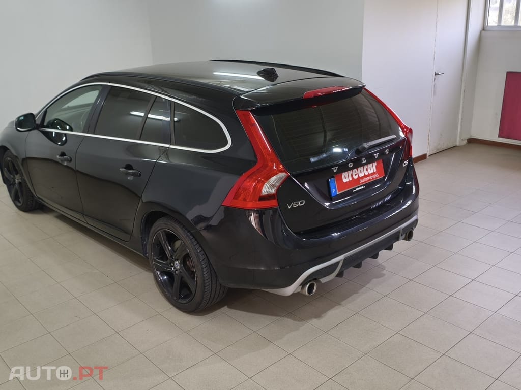 Volvo V60 2.0 D3 R-Design