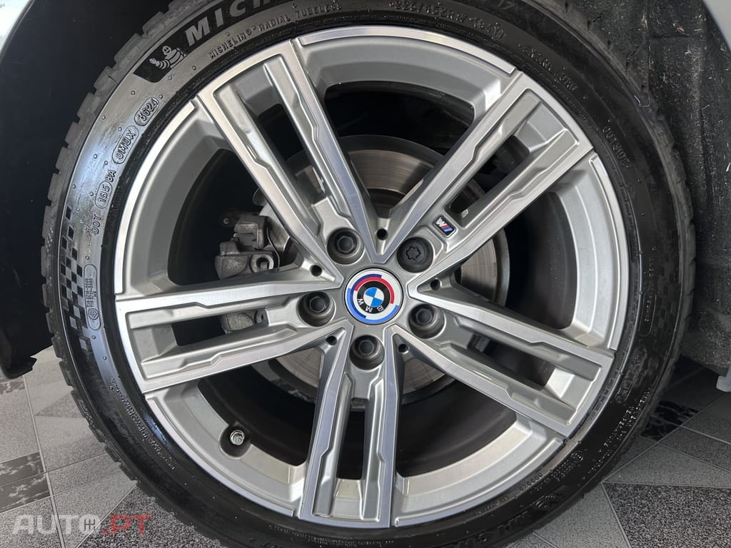BMW 116 d Pack Desportivo M Auto