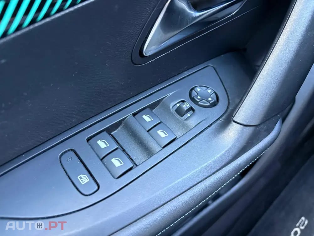 Peugeot 2008 1.2 PureTech Allure