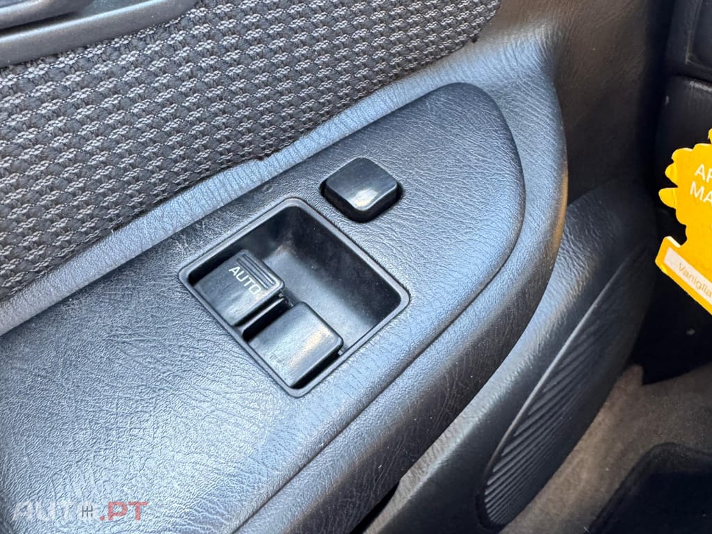 Nissan Almera 1.4 SR+AC