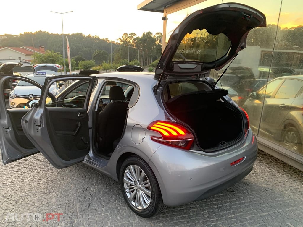 Peugeot 208 1.5 BlueHDi Signature