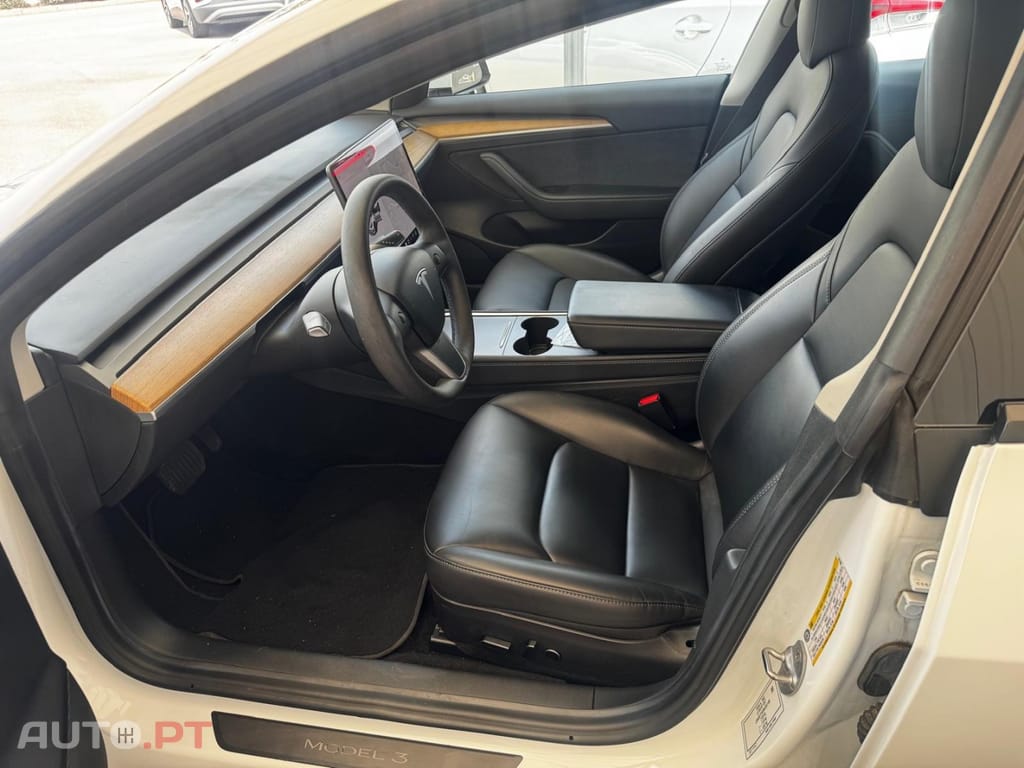 Tesla Model 3 Standard Range Plus RWD