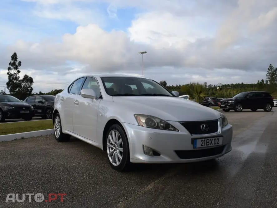 Lexus IS 220