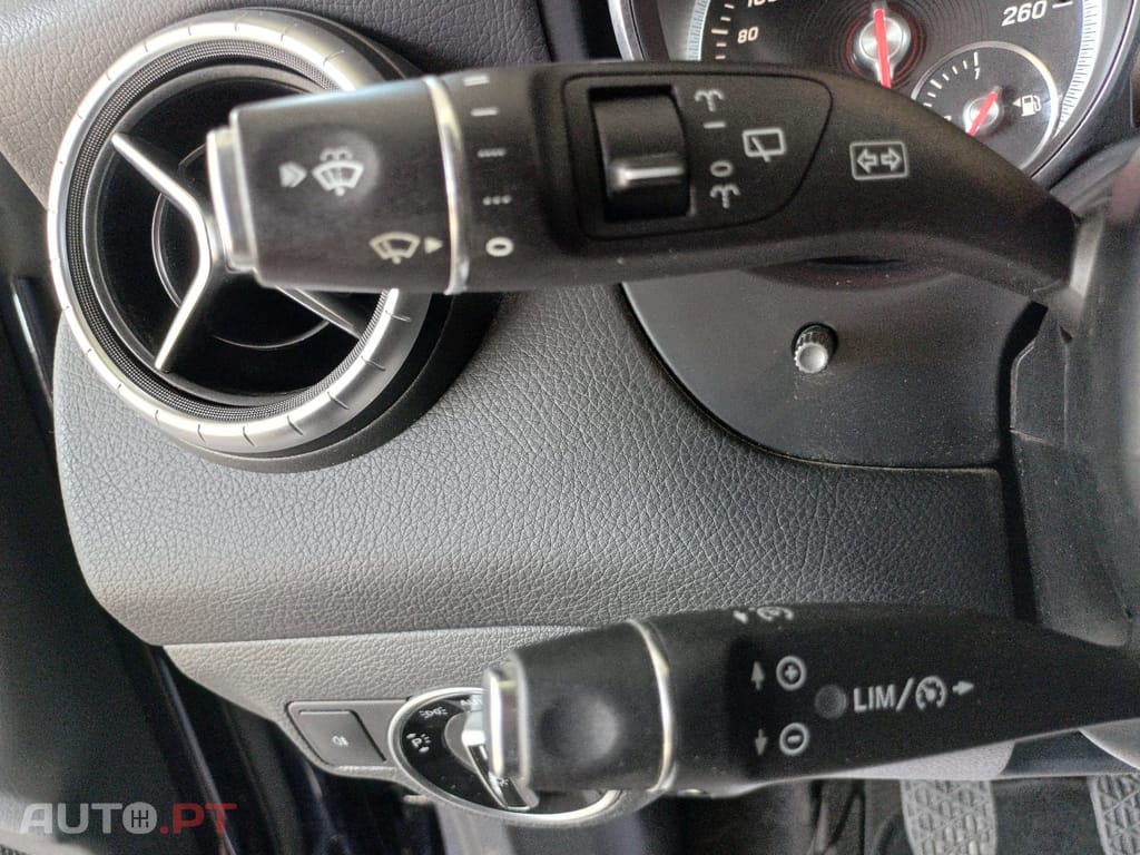 Mercedes-Benz CLA 180 d Urban