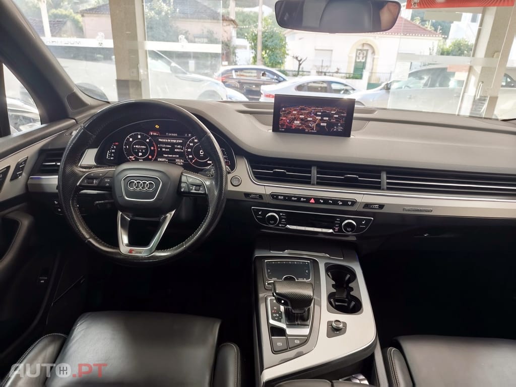 Audi Q7 3.0 TDi quattro S-line Tiptronic 7L
