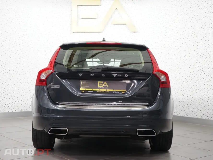 Volvo V60 2.4 D6 Summum AWD Phev