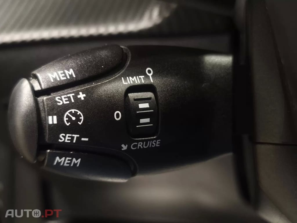 Peugeot E-2008 50 kWh Allure