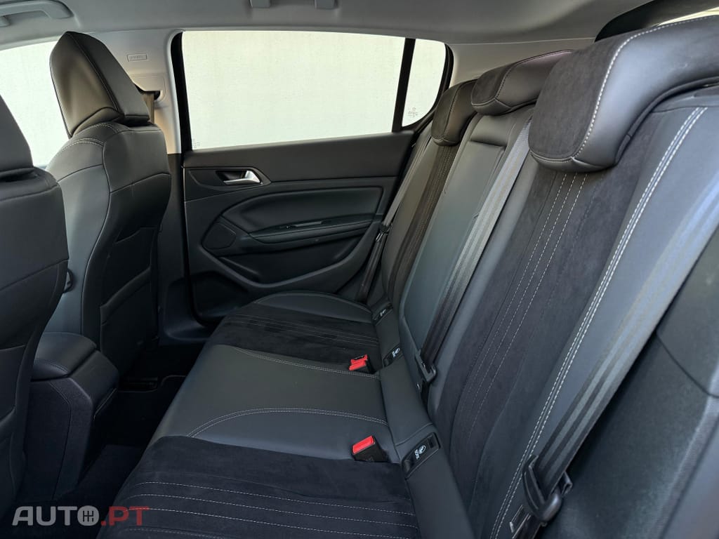 Peugeot 308 1.2 PureTech Allure Pack EAT8