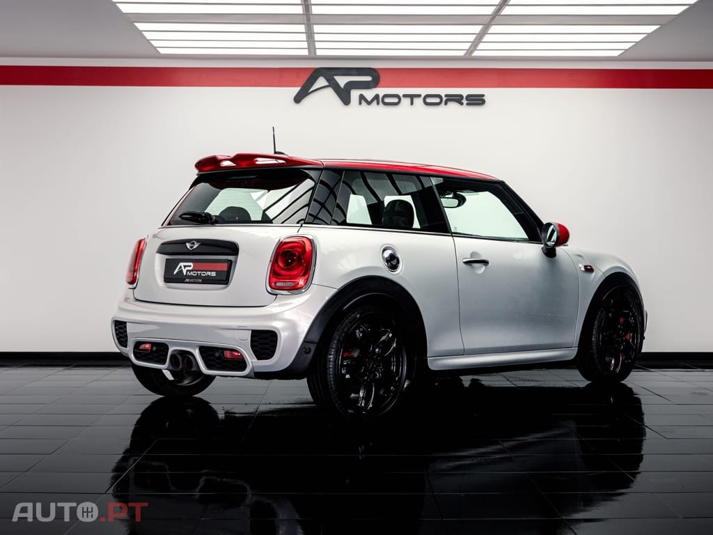 MINI Cooper John Cooper Works