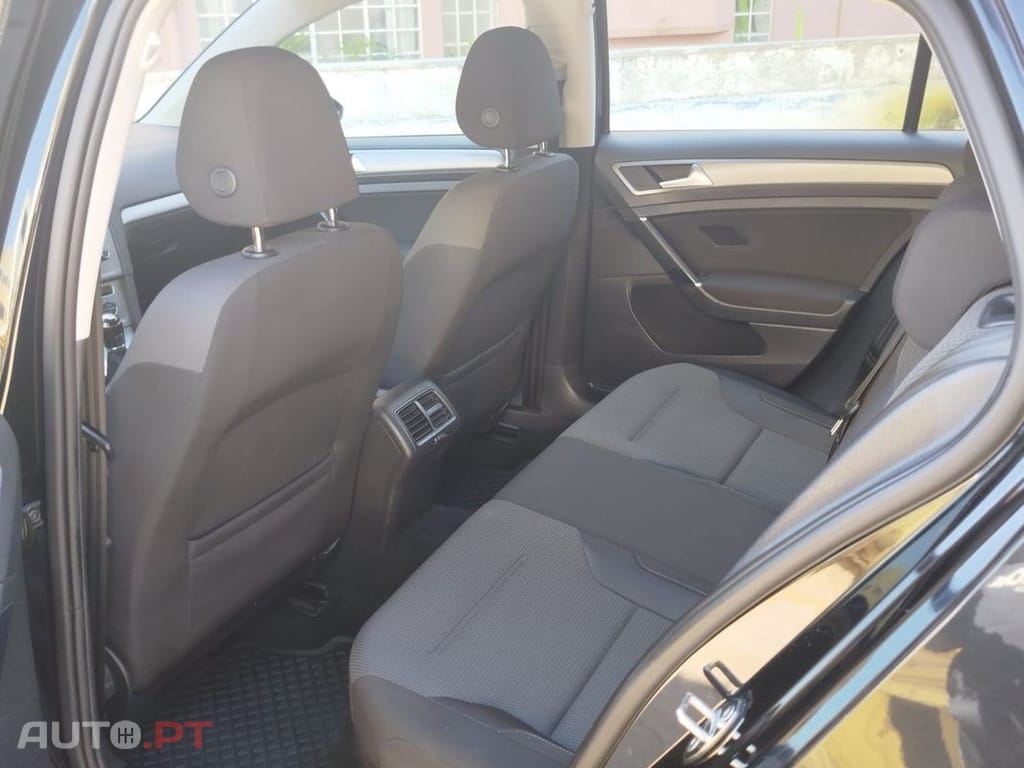 Volkswagen Golf 1.0 TSI Confortline