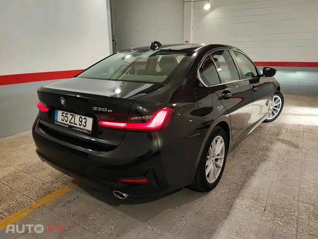 BMW 330 e Auto