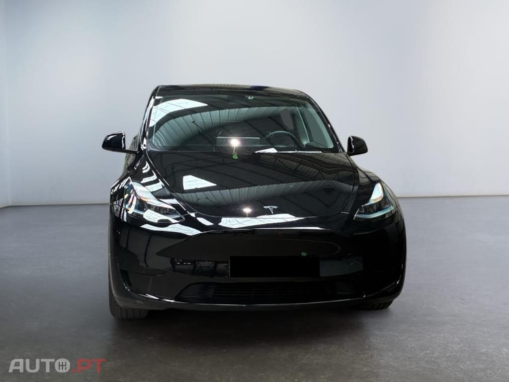 Tesla Model Y Standard RWD