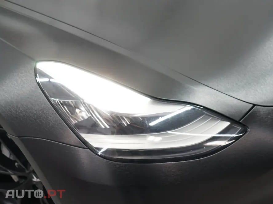 Tesla Model 3 Standard Range Plus RWD