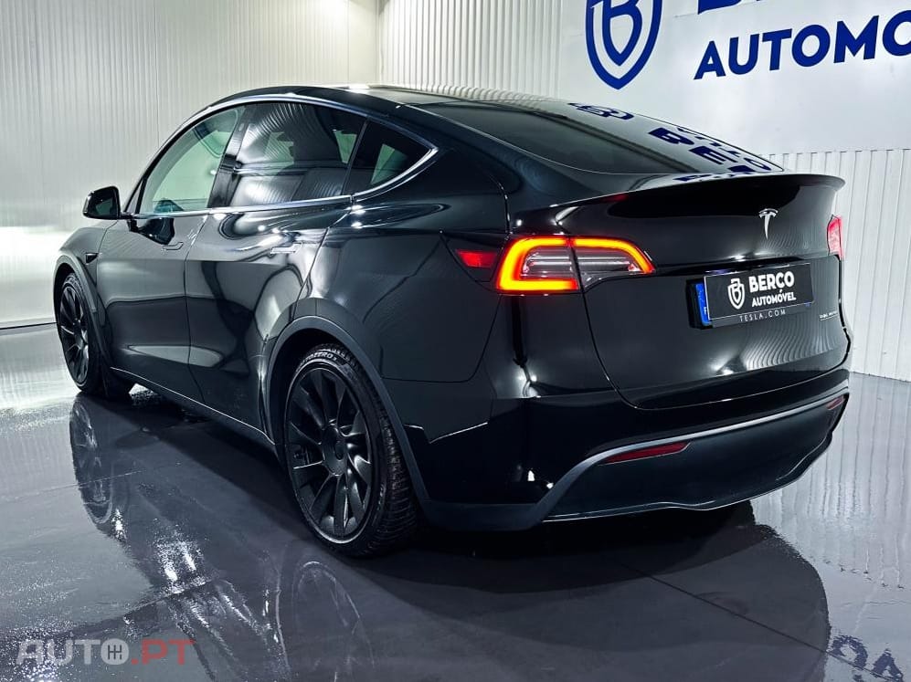 Tesla Model Y Performance AWD