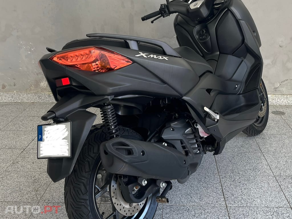 Yamaha X-Max 125