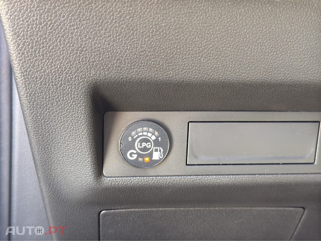Renault Captur 1.0 TCe Intens Bi-Fuel