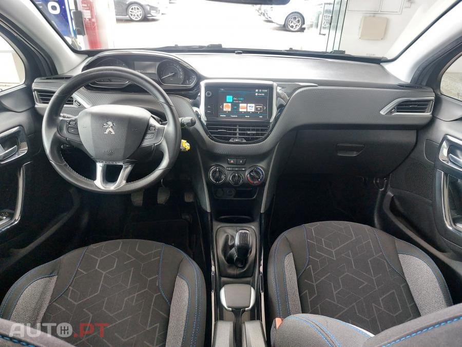 Peugeot 2008 1.5 BlueHDi Signature