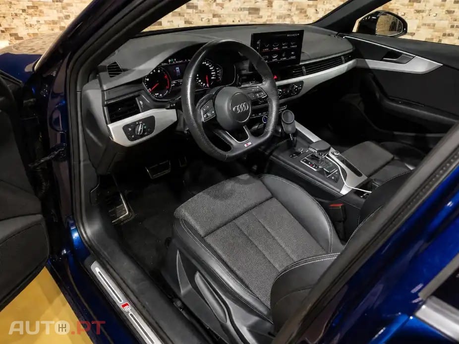 Audi A4 40 TDI S line S tronic